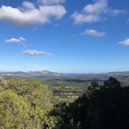 Spartaco Eco Retreat San Pantaleo ゲストハウス 4*