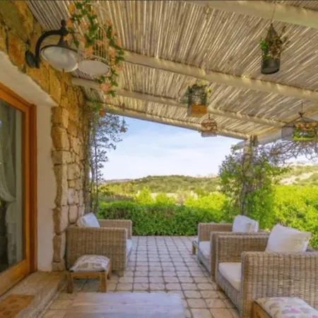 Spartaco Eco Retreat San Pantaleo ゲストハウス