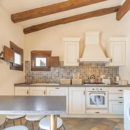 Spartaco Eco Retreat San Pantaleo ゲストハウス