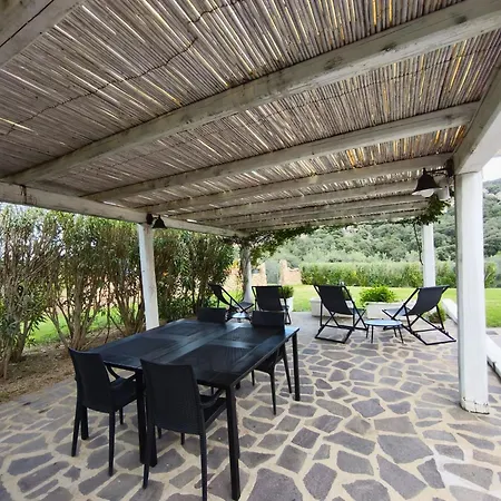 Spartaco Eco Retreat San Pantaleo ゲストハウス Sole Ruiu